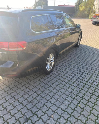 Volkswagen Passat cena 49500 przebieg: 254000, rok produkcji 2015 z Inowrocław małe 79